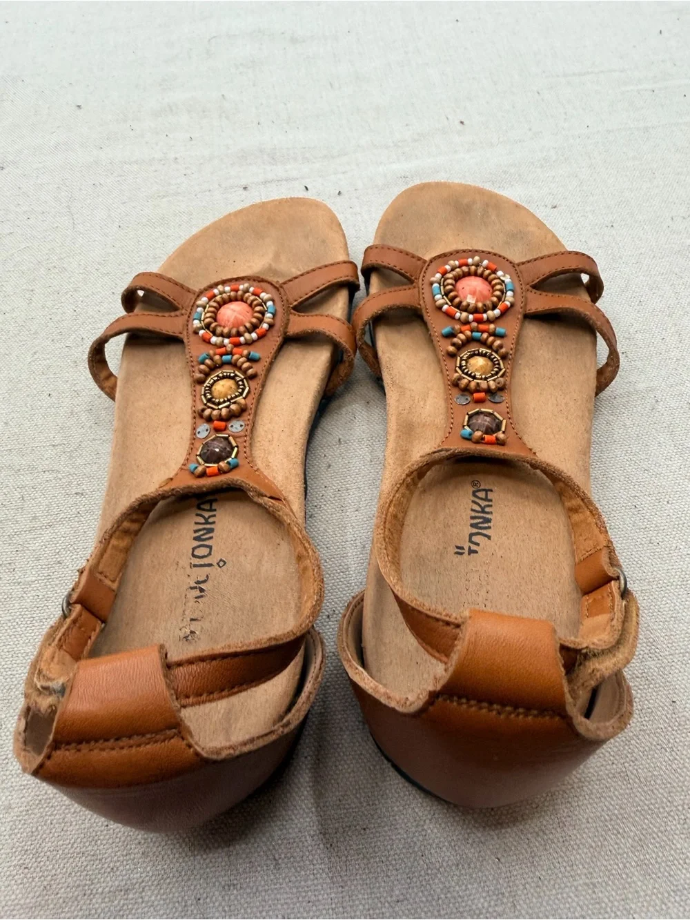 Minnetonka Women's Tan Beaded T-Strap Sandals